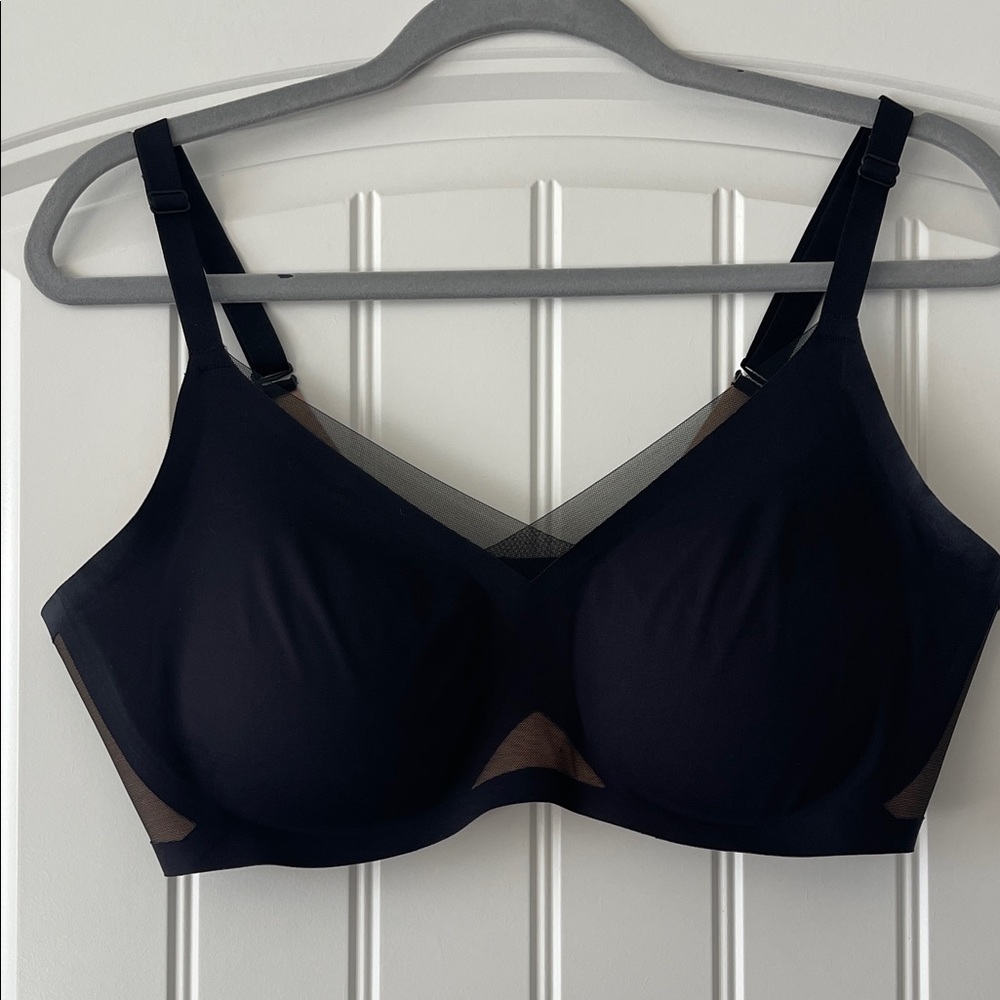 CrossOver Contour Bra - Picture 2 of 10